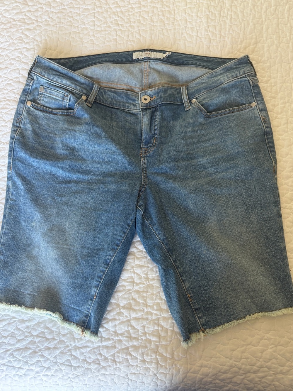 torrid Light Blue Boyfriend Denim Bermuda Shorts. Size 16